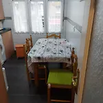 Asturvaldess 아파트 기욘
